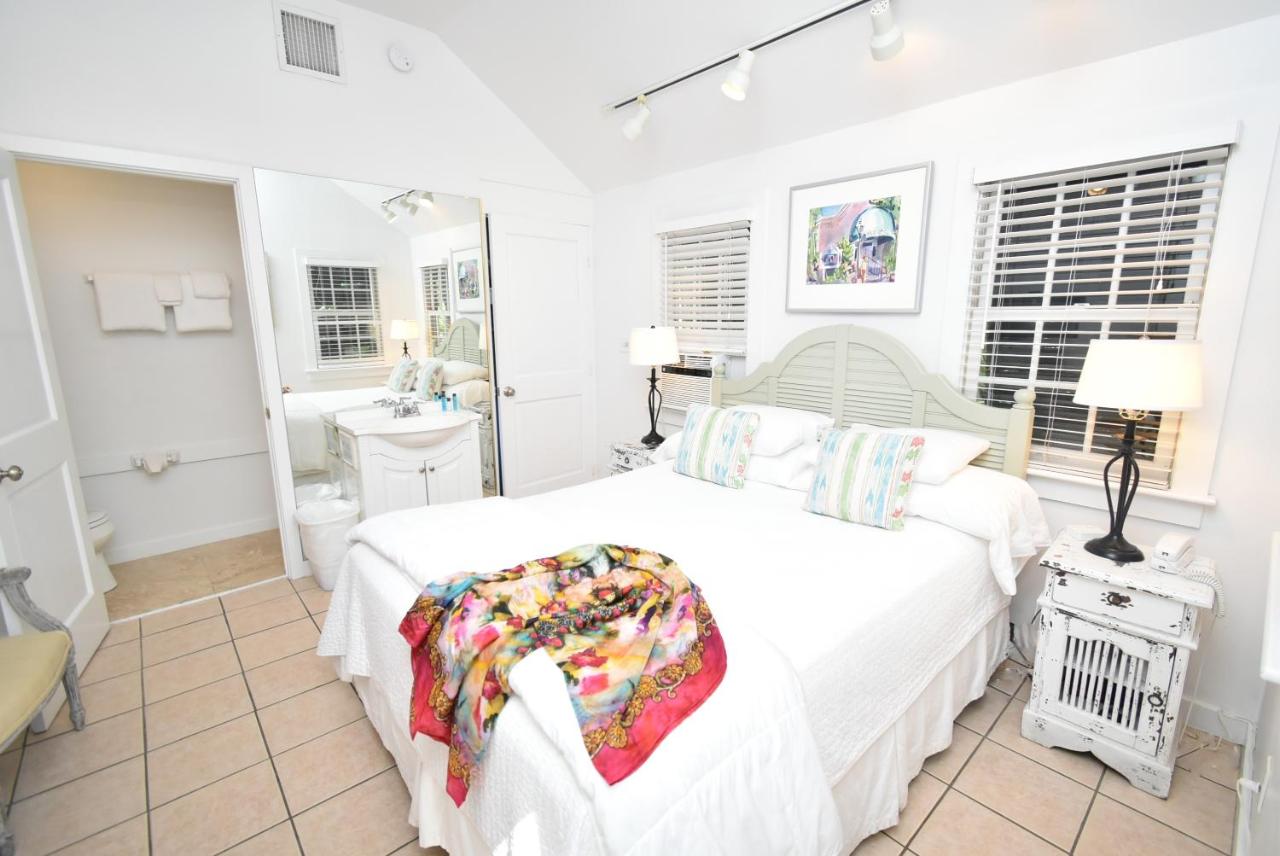Small Queen Room B at Simonton Court Historic Inn & Cottages