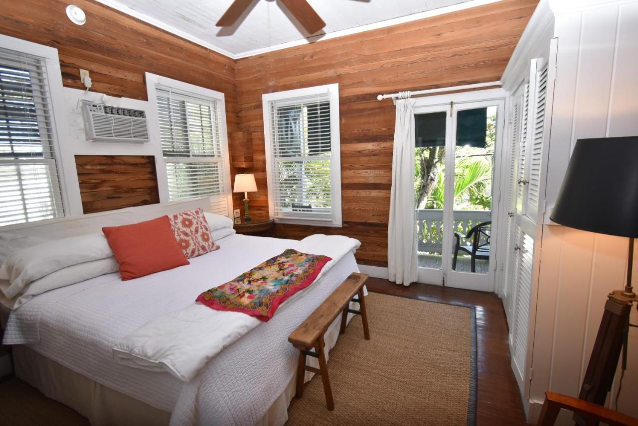 King Room B at Simonton Court Historic Inn & Cottages