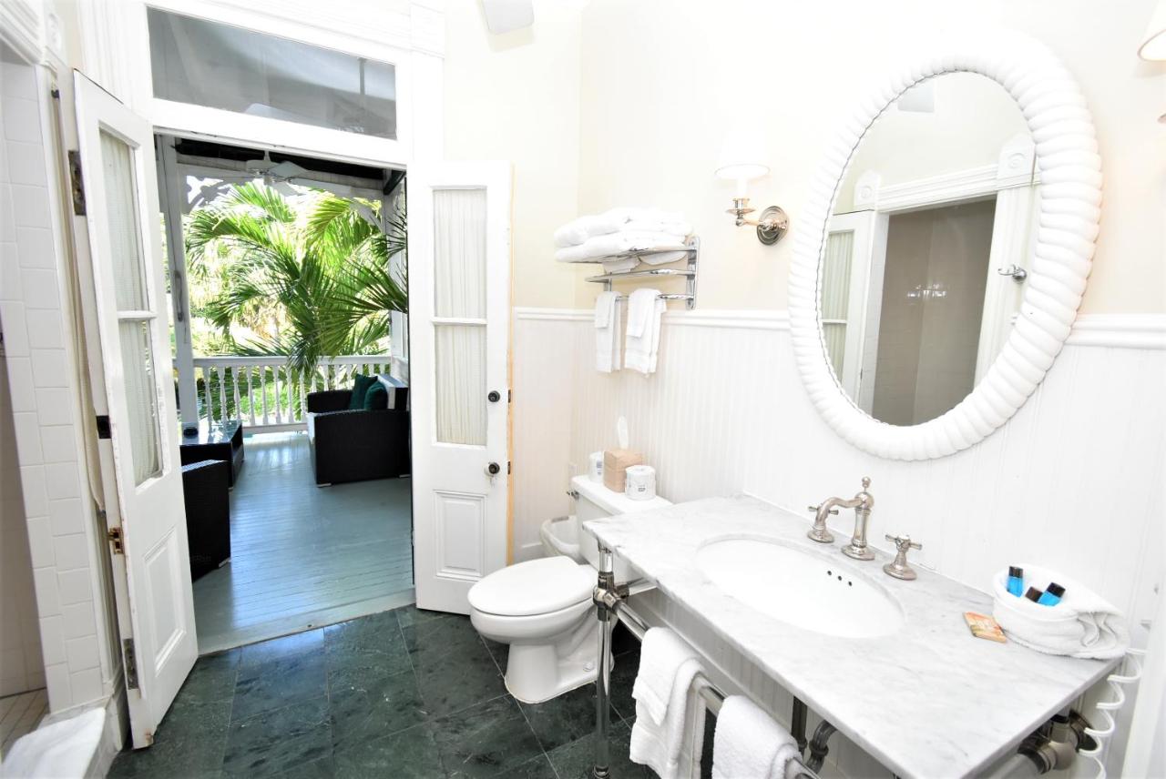 Deluxe Single Room B at Simonton Court Historic Inn & Cottages