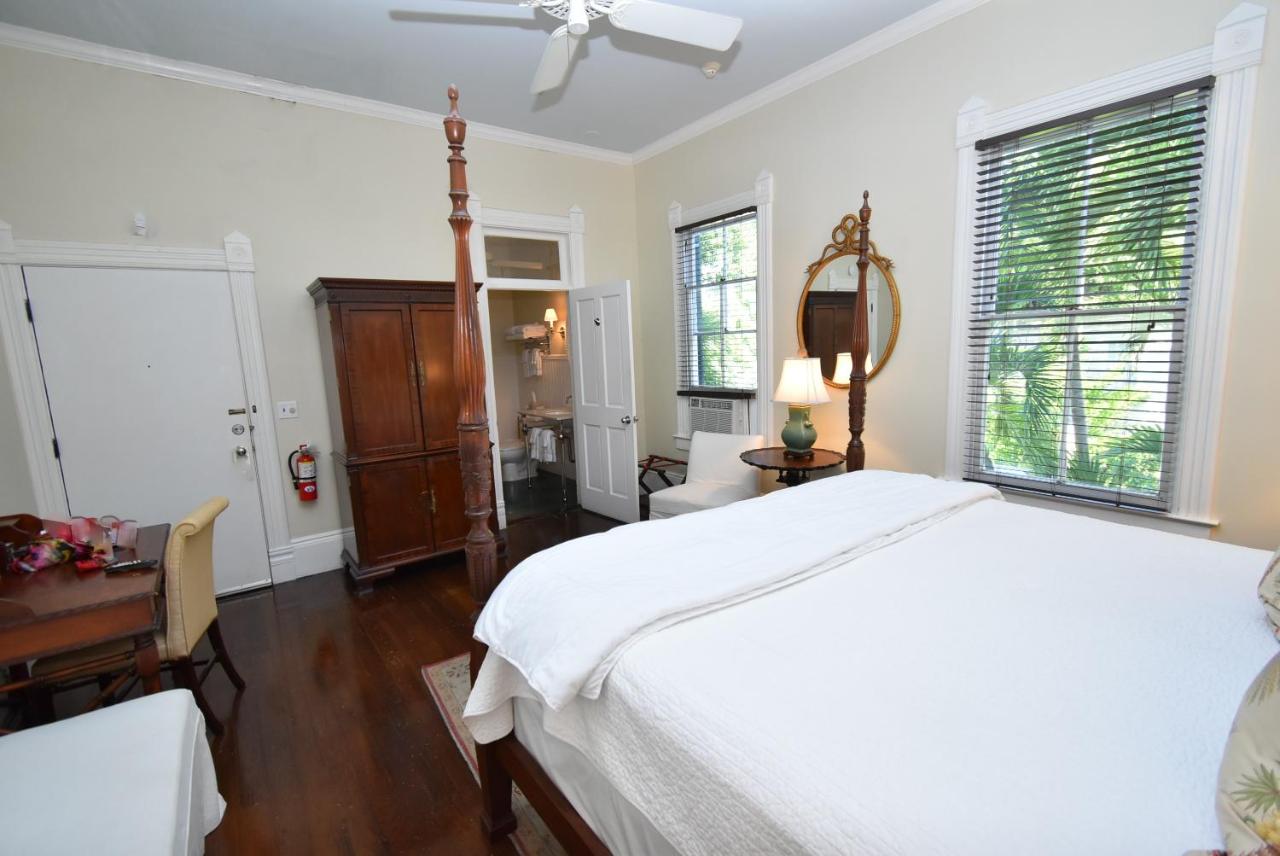 Deluxe Single Room B at Simonton Court Historic Inn & Cottages