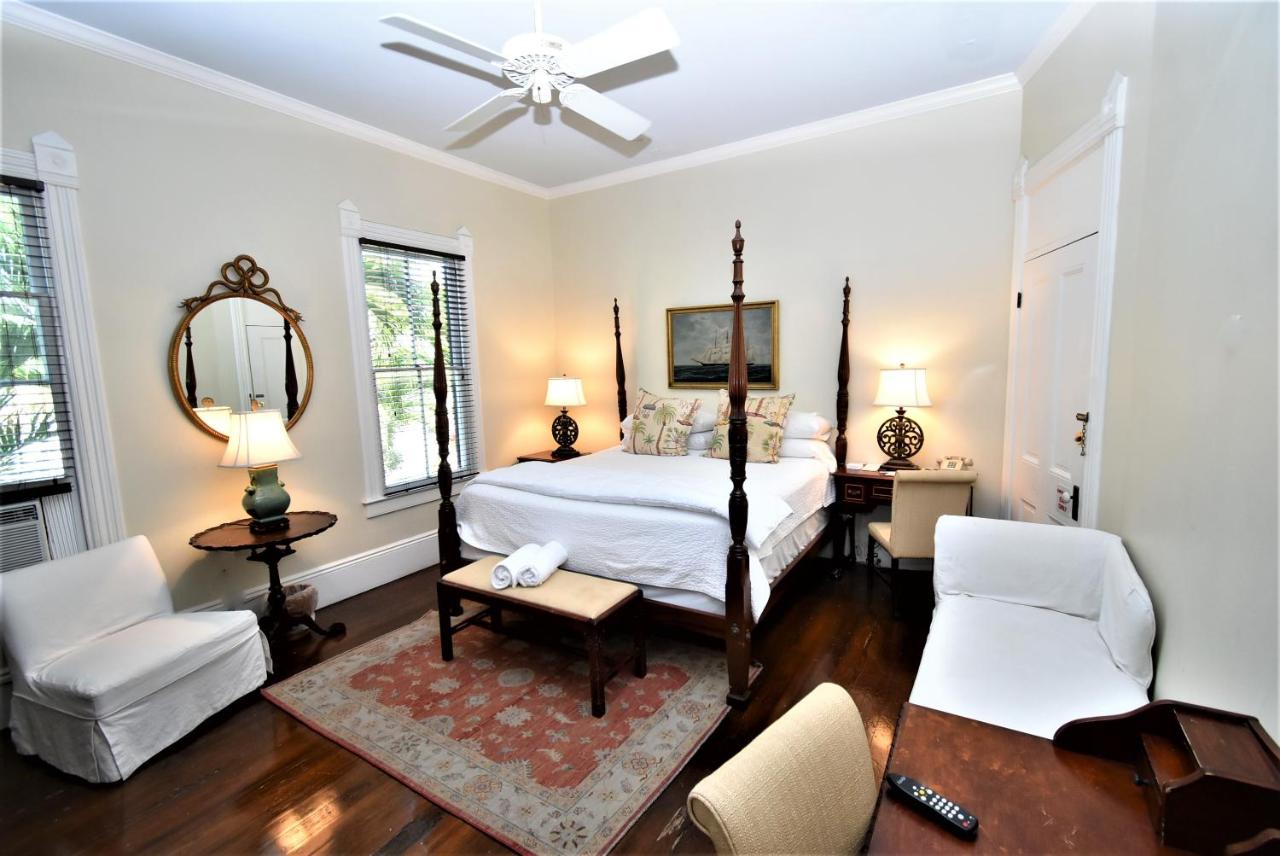 Deluxe Single Room B at Simonton Court Historic Inn & Cottages
