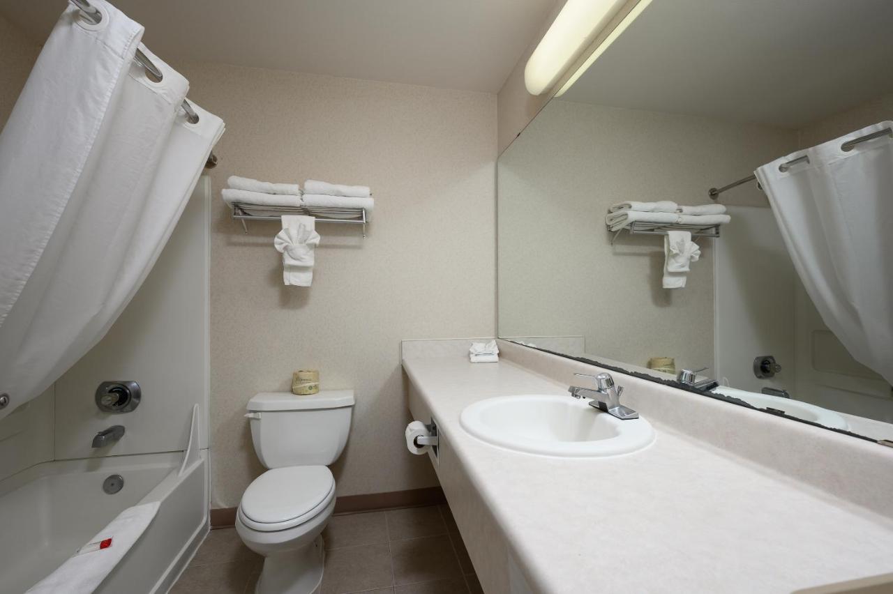 Queen Room with Two Queen Beds at Three Rivers Inn