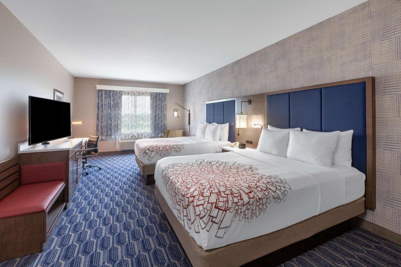 Standard Queen Room with Two Queen Beds at La Quinta Inn & Suites by Wyndham Houston Channelview