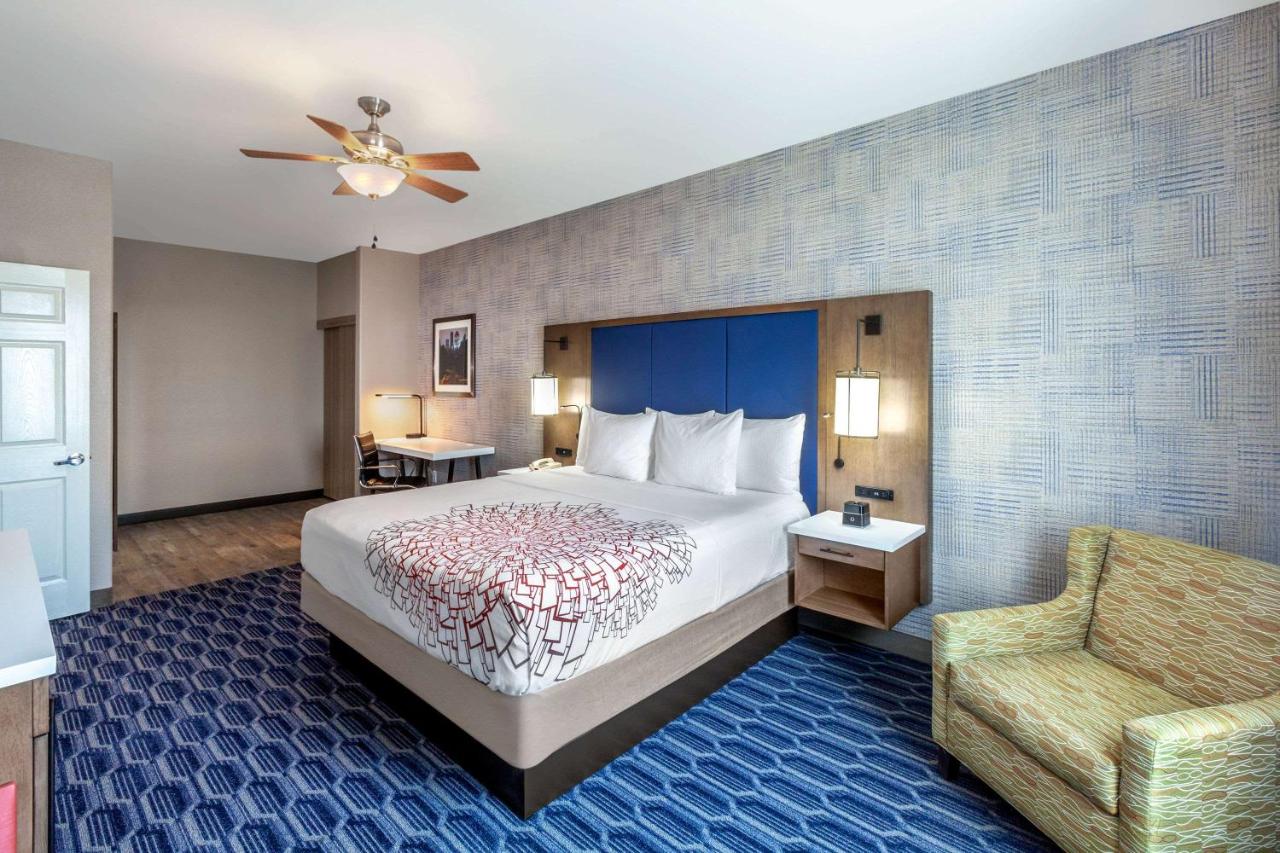 Two-Room King Suite - Non-Smoking at La Quinta Inn & Suites by Wyndham Houston Channelview
