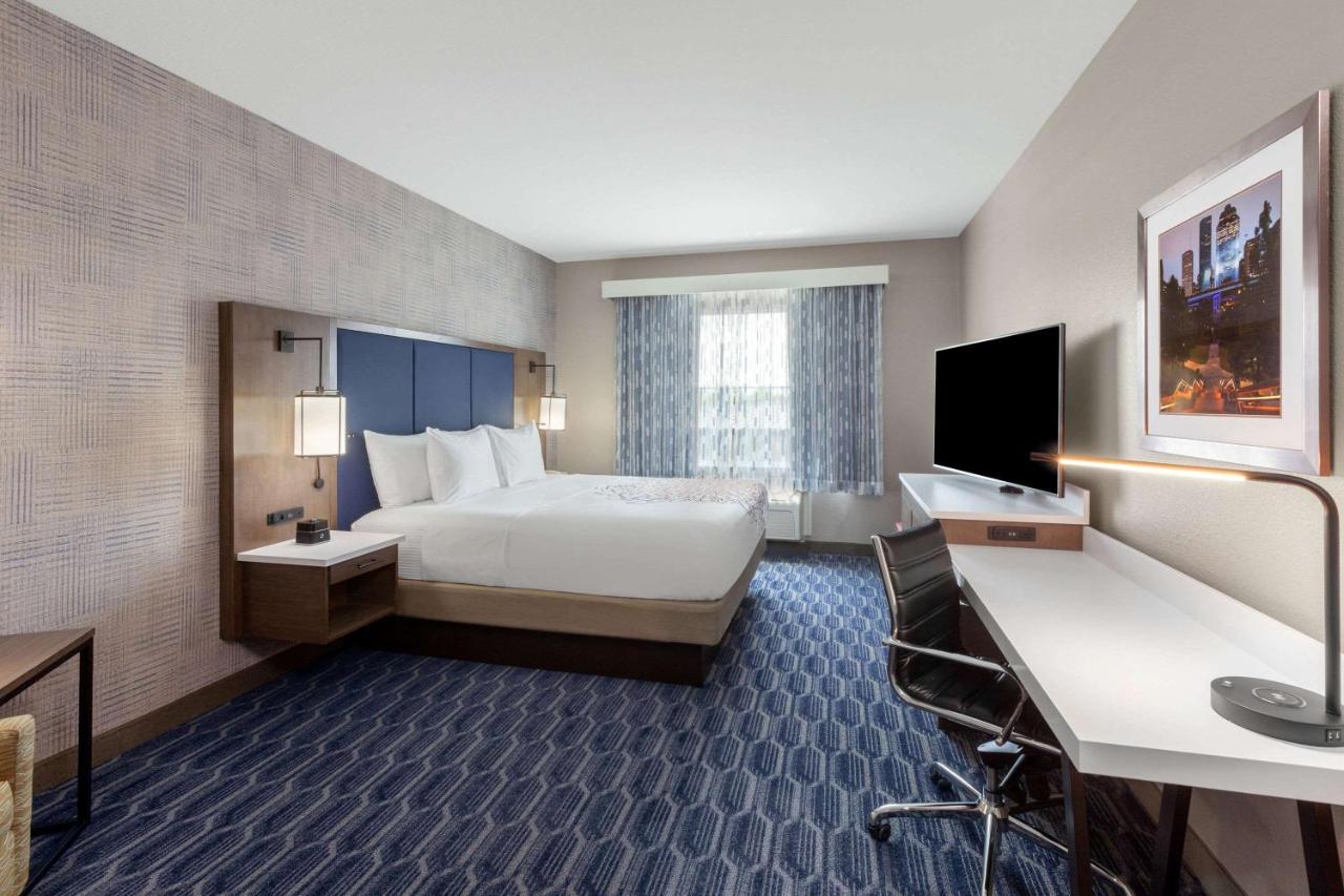 Standard King Room at La Quinta Inn & Suites by Wyndham Houston Channelview