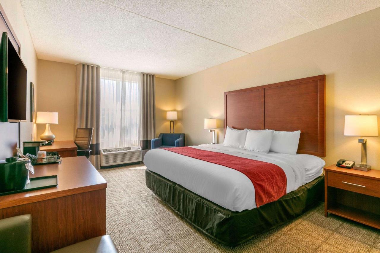 King Room - Accessible/Non-Smoking at Comfort Inn & Suites Nashville Franklin Cool Springs
