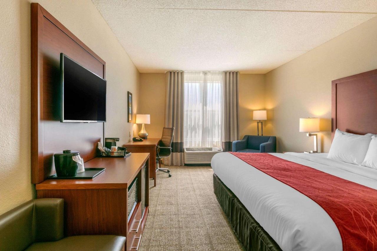 King Room - Accessible/Non-Smoking at Comfort Inn & Suites Nashville Franklin Cool Springs