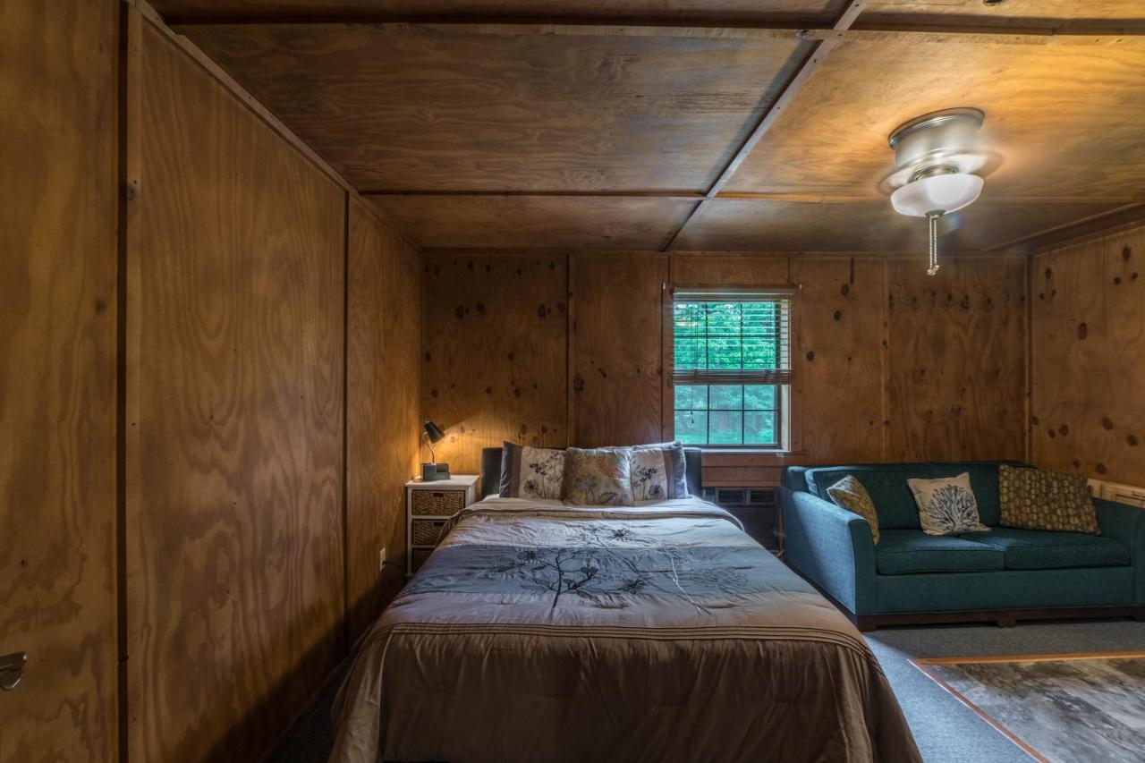 Superior Triple Room at Sugar Creek Retreat