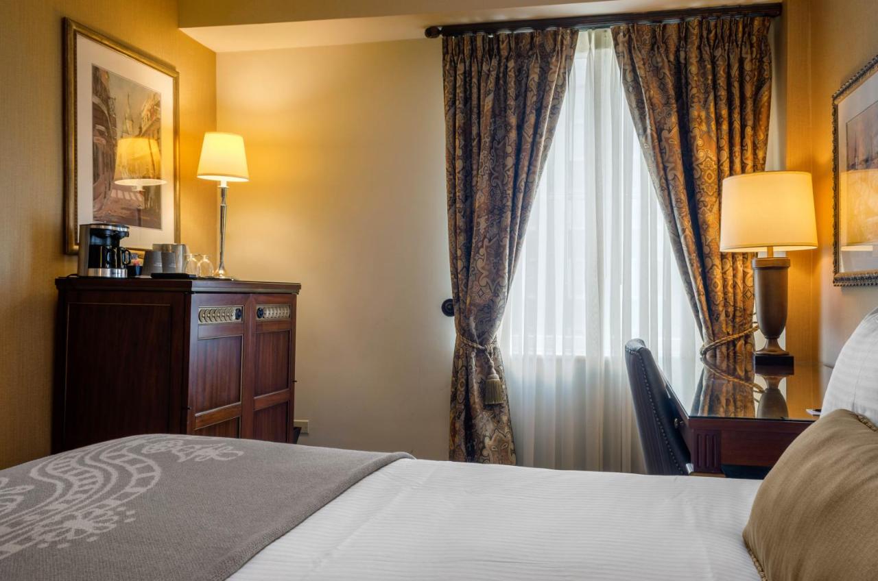 European Petite Queen at Omni Royal Orleans Hotel
