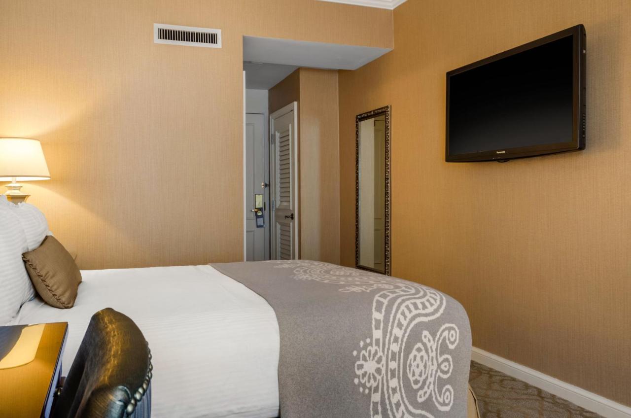 European Petite Queen at Omni Royal Orleans Hotel