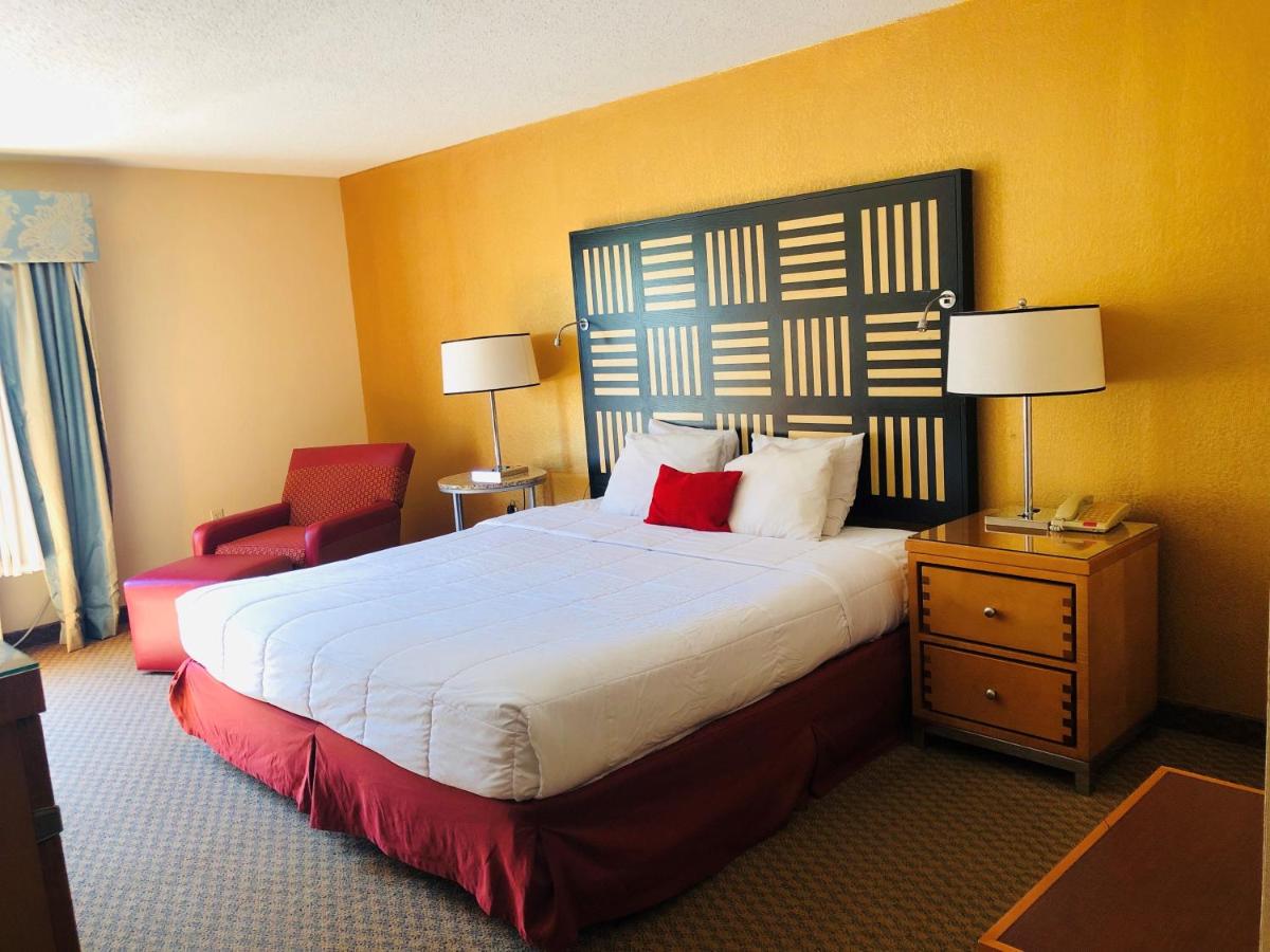 King Room at Hotel M Mount Pocono