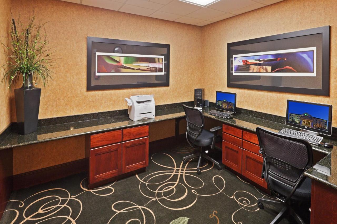  | Holiday Inn Express Hotel & Suites POTEAU
