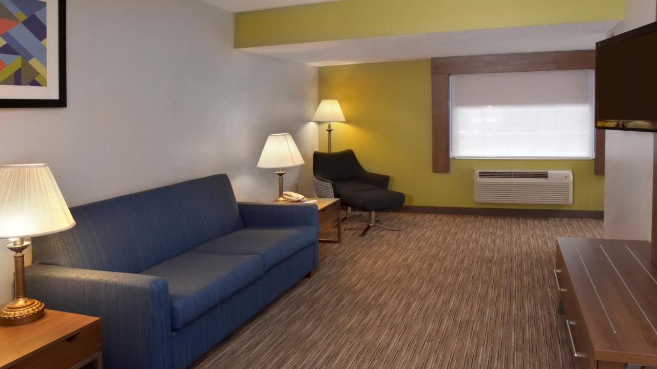 Executive King Room - Non-Smoking at Holiday Inn Express Mount Pleasant-Scottdale, an IHG Hotel