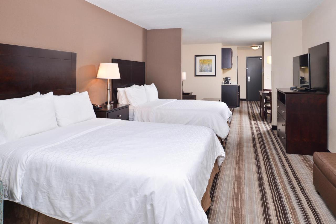 Queen Room with Two Queen Beds - Mobility Access Tub/Non-Smoking at Holiday Inn Express & Suites Emporia Northwest by IHG
