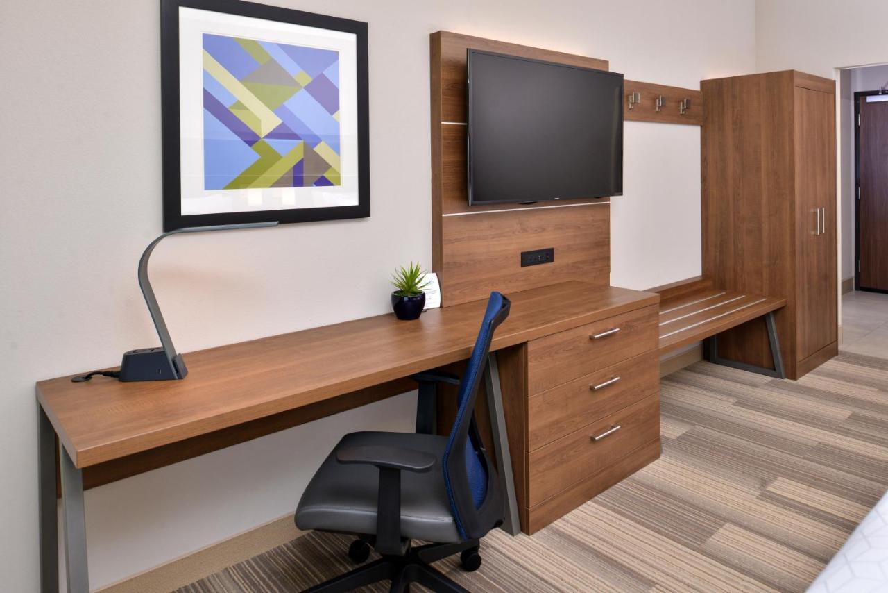 Queen Room with Two Queen Beds- Mobility Access/Non-Smoking at Holiday Inn Express & Suites Alachua - Gainesville Area by IHG