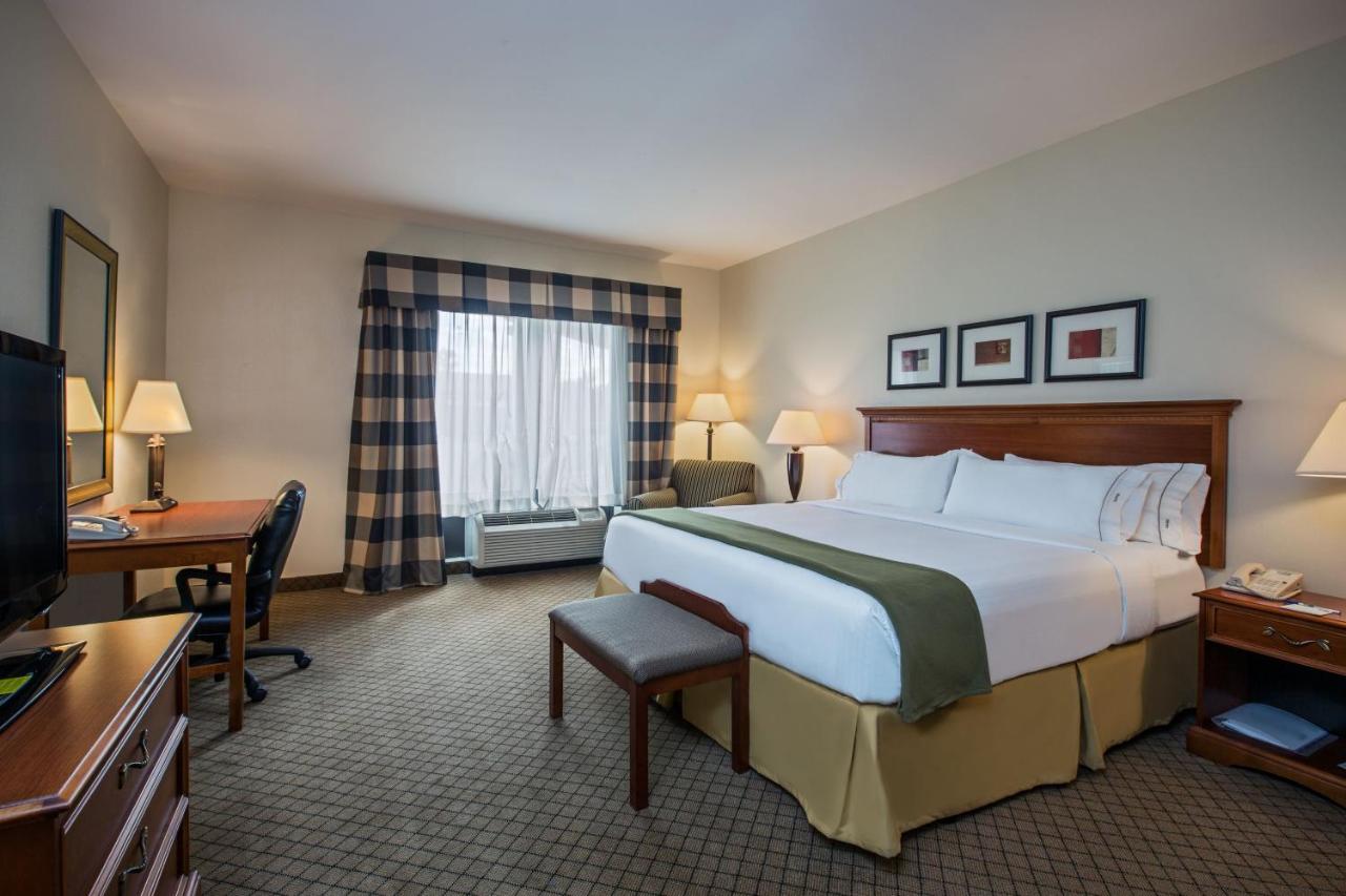  | Holiday Inn Express & Suites Flowood