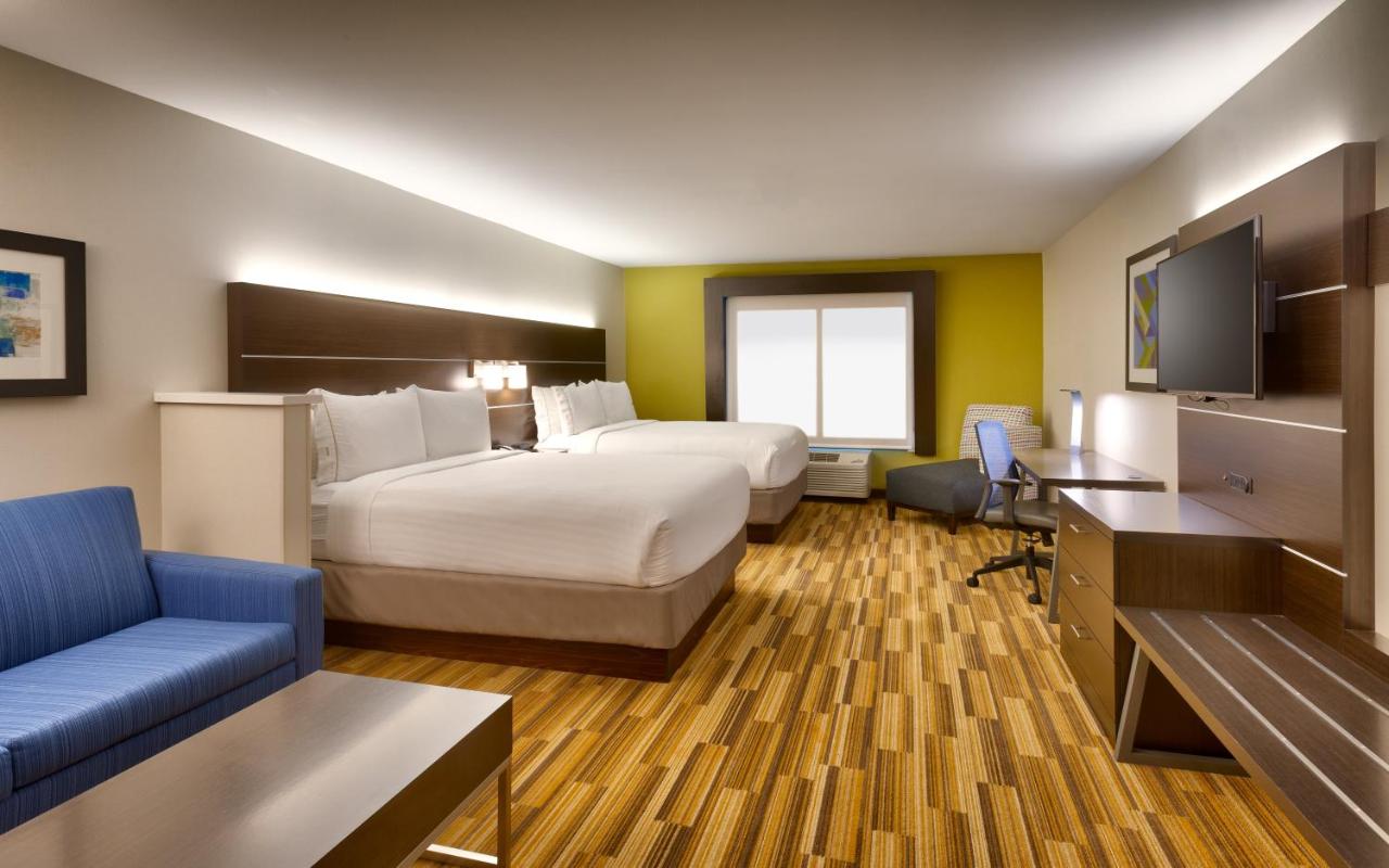 Executive Queen Room at Holiday Inn Express Hotel & Suites El Paso I-10 East by IHG