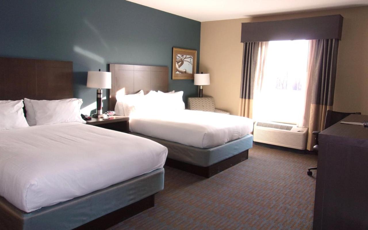 | Holiday Inn Express Hotel & Suites Goldsboro - Base Area