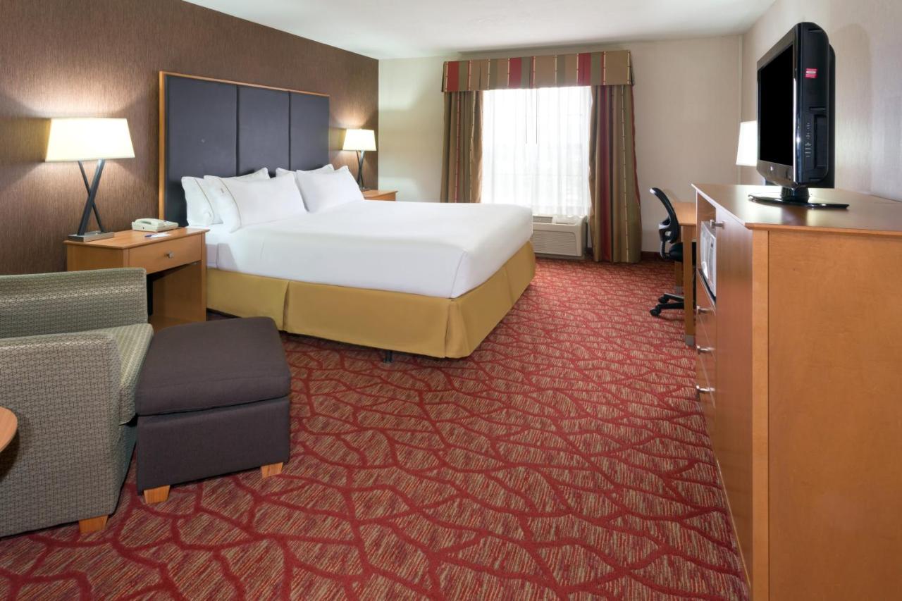 King Room - Non-Smoking at Holiday Inn Express Grants Pass by IHG