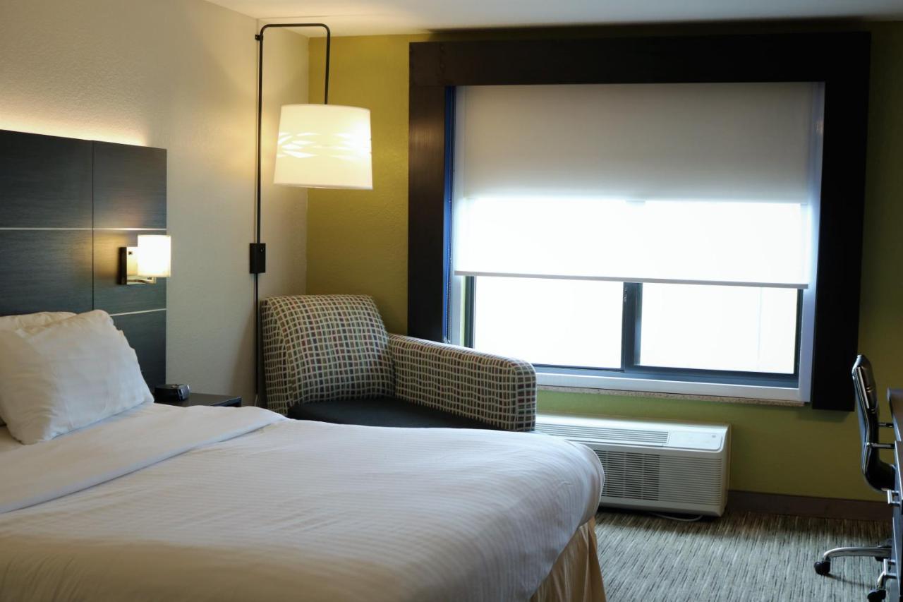 King Room at Holiday Inn Express & Suites Exmore - Eastern Shore by IHG
