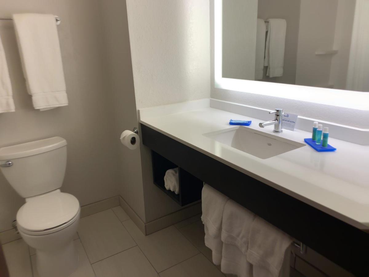 Two-Bedroom Suite at Holiday Inn Express & Suites Exmore - Eastern Shore by IHG