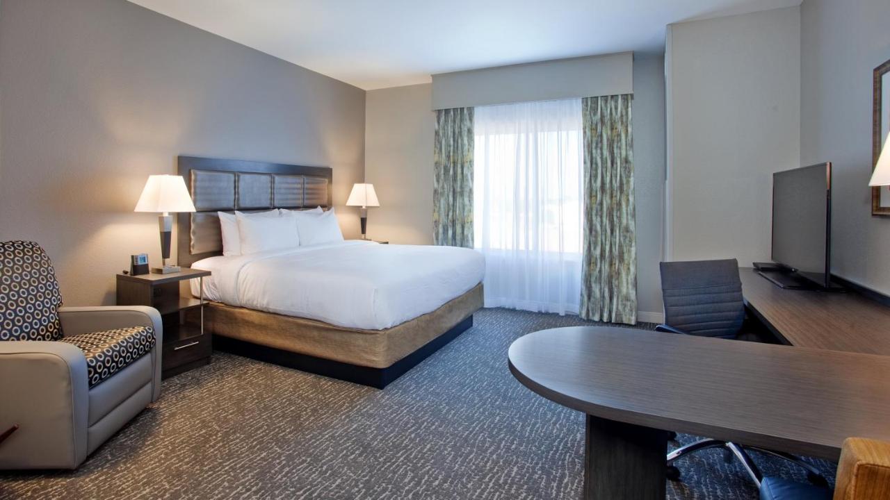 King Studio at Candlewood Suites Kearney, an IHG Hotel