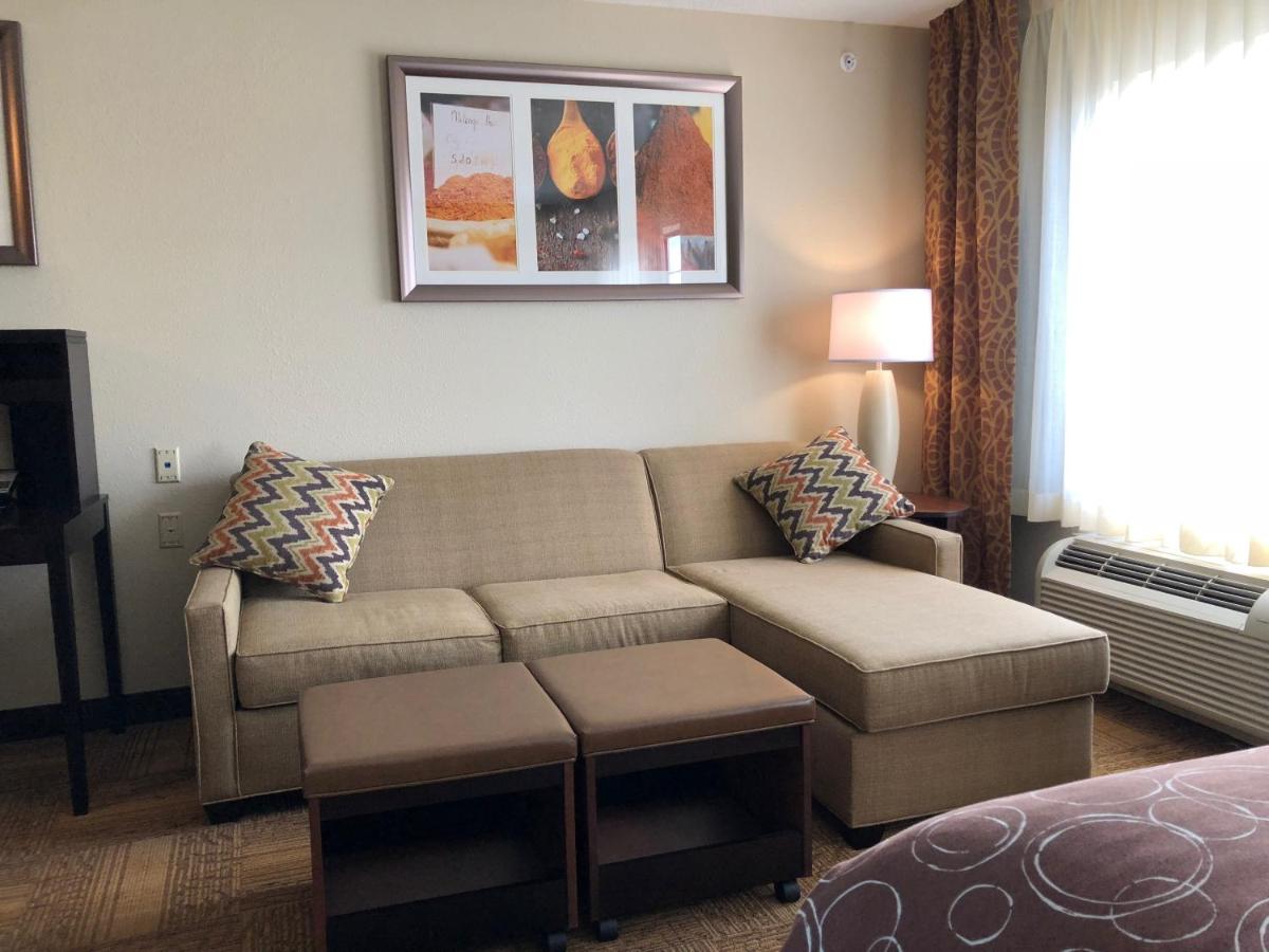 Studio Queen Suite - Non-Smoking at Staybridge Suites Grand Rapids-Kentwood by IHG