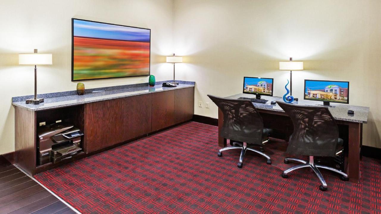  | Holiday Inn Express & Suites Duncan
