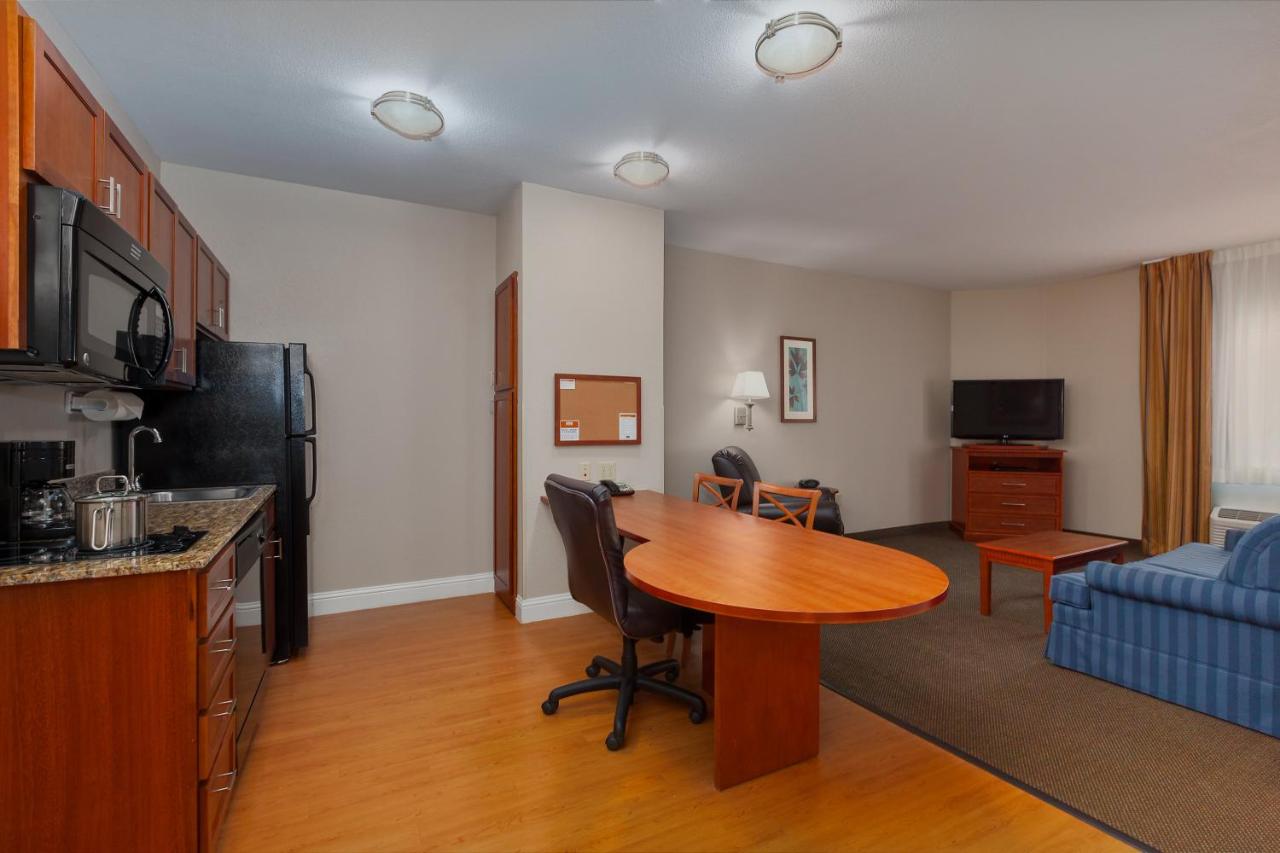 One-Bedroom King Suite at Candlewood Suites Decatur Medical Center by IHG