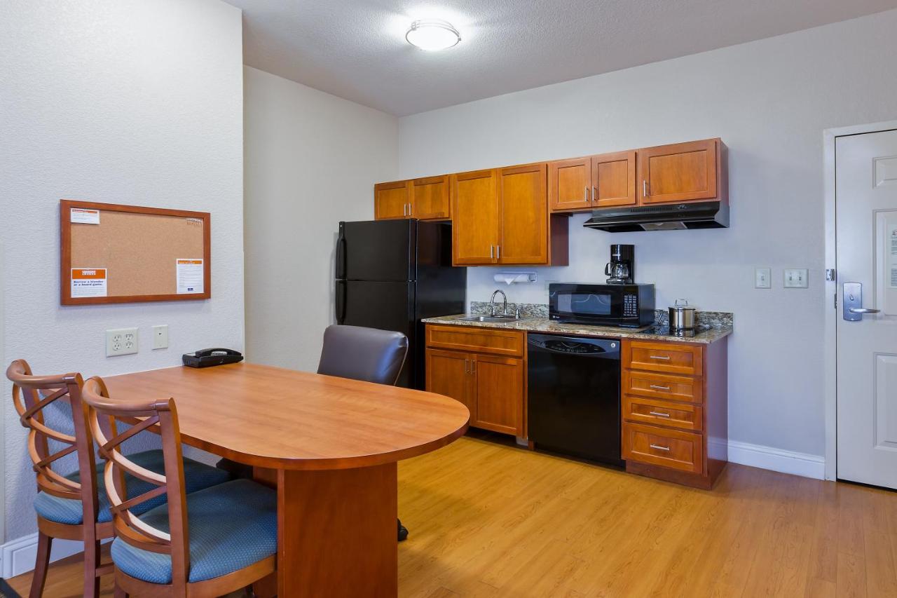 One-Bedroom Kind Suite - Disability Access at Candlewood Suites Decatur Medical Center by IHG