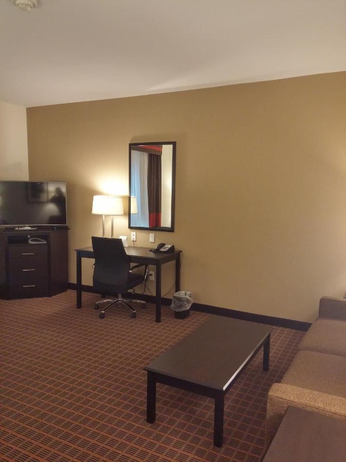 Executive King Room at Holiday Inn Express & Suites Golden - Denver Area by IHG