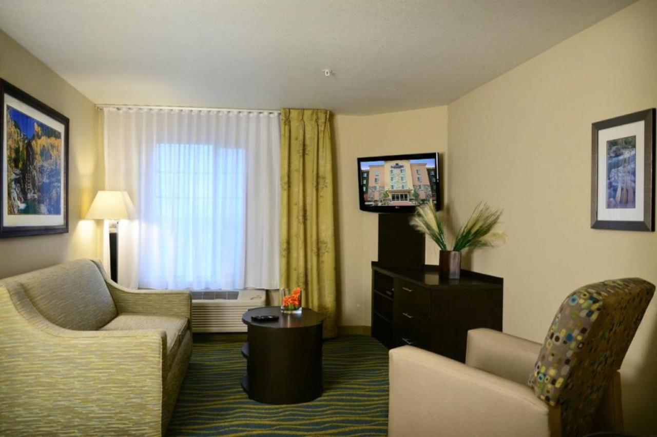 Queen Room with Mobility Accessible Tub - Non-Smoking at Candlewood Suites Denver Northeast - Brighton, an IHG Hotel