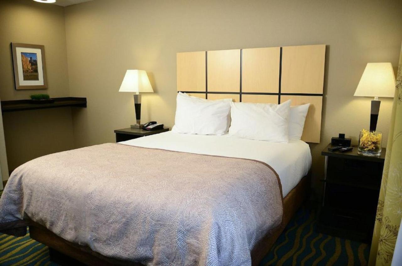 Queen Studio at Candlewood Suites Denver Northeast - Brighton, an IHG Hotel