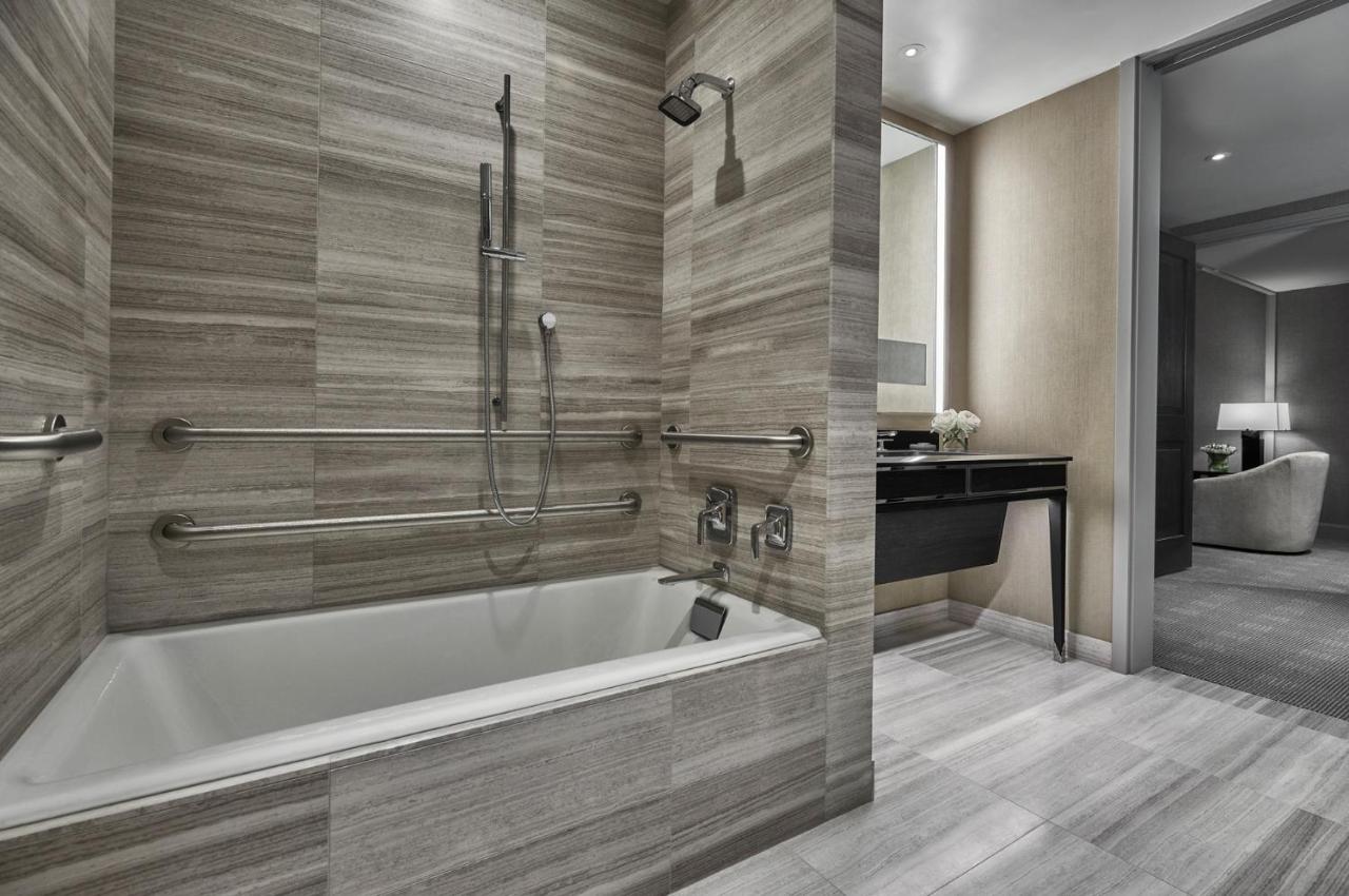 Back Bay Corner King Suite - Accessible at Four Seasons Hotel One Dalton Street, Boston