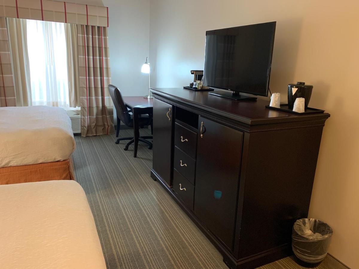 Queen Room with Two Queen Beds at Country Inn & Suites by Radisson, Kearney, NE