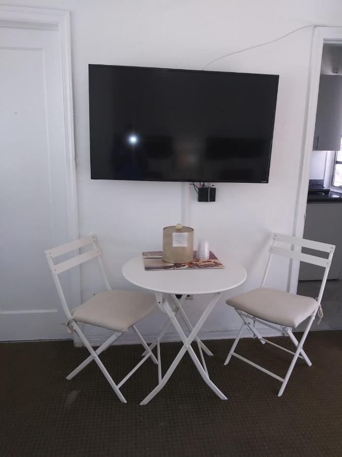 Studio two beds - Free Parking at Beach Place Hotel