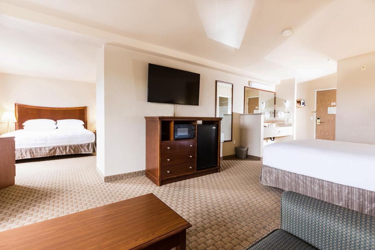 Family Suite at Red Lion Inn & Suites McMinnville