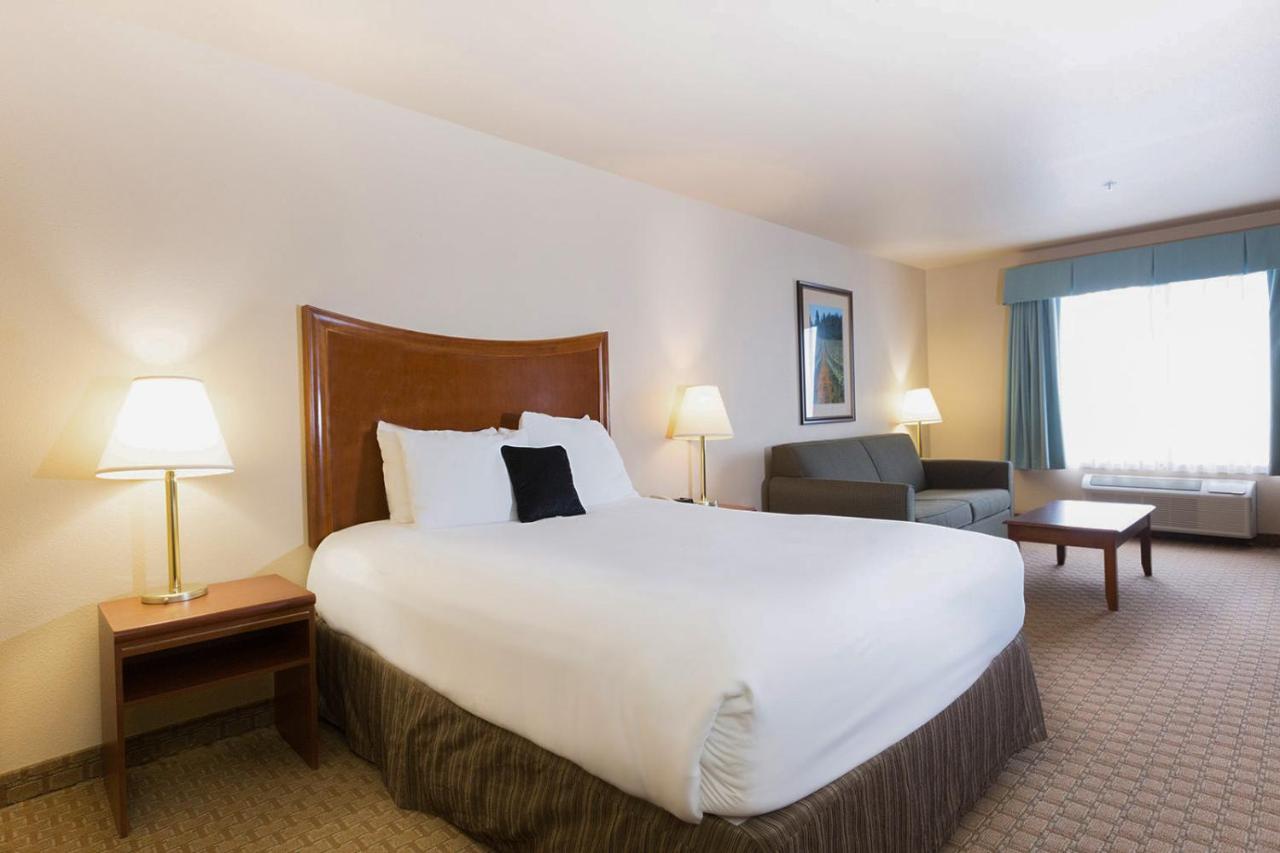 Family Suite at Red Lion Inn & Suites McMinnville