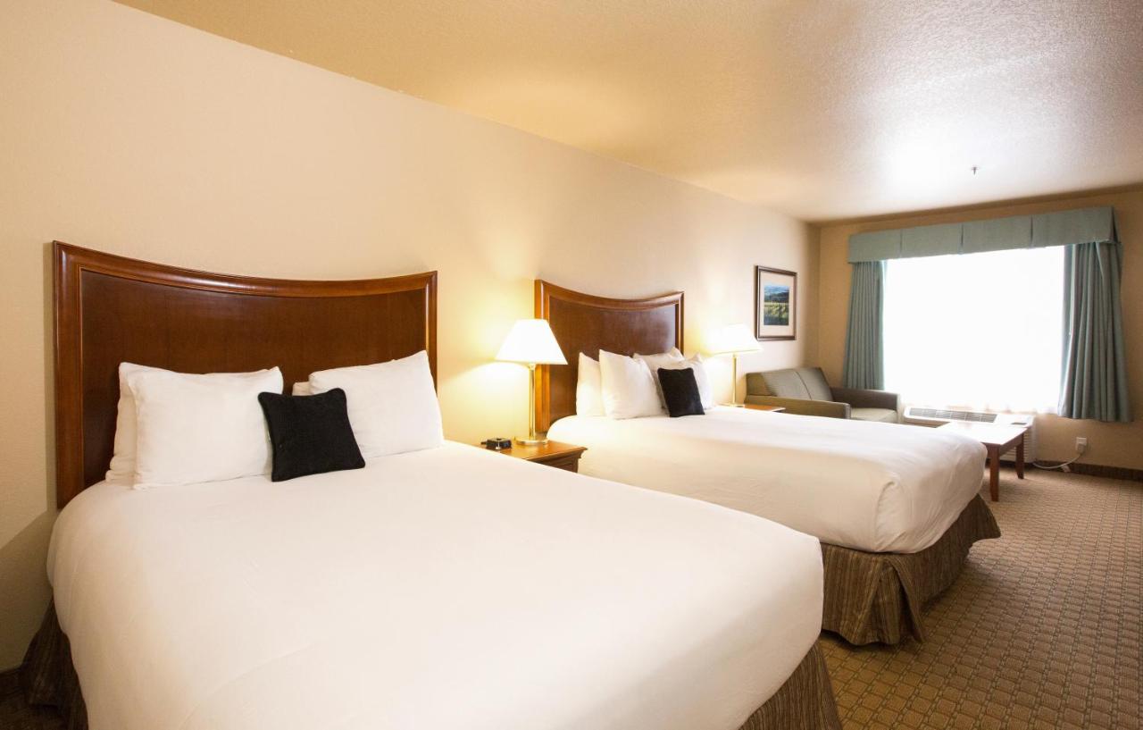 Junior Suite with Two Queen Beds - Pet Friendly at Red Lion Inn & Suites McMinnville