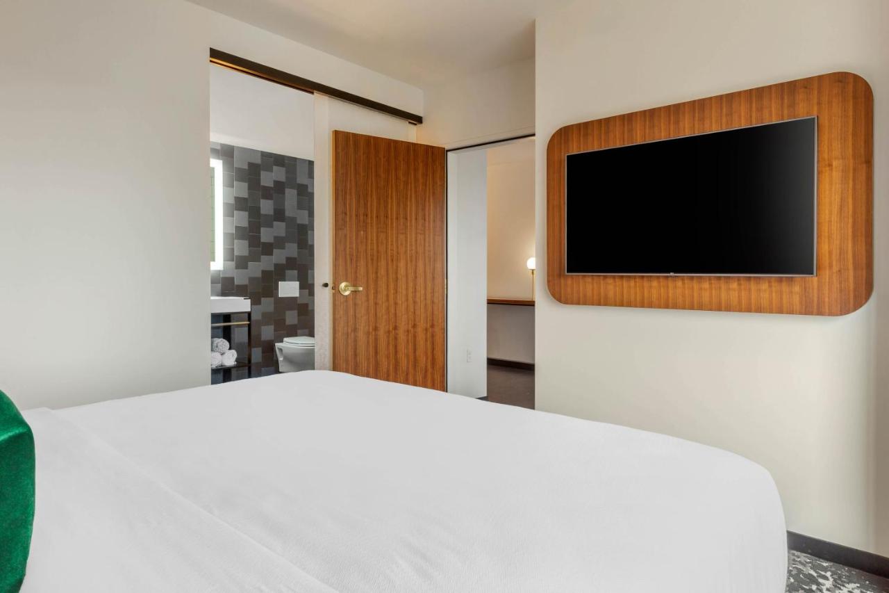 King Suite - Non-Smoking at Cambria Hotel Boston Downtown - Seaport