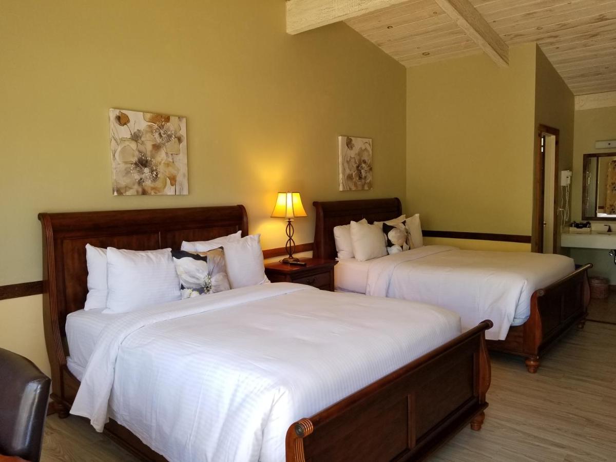 Deluxe Double Room with Bath at Carmel Valley Lodge and Resort