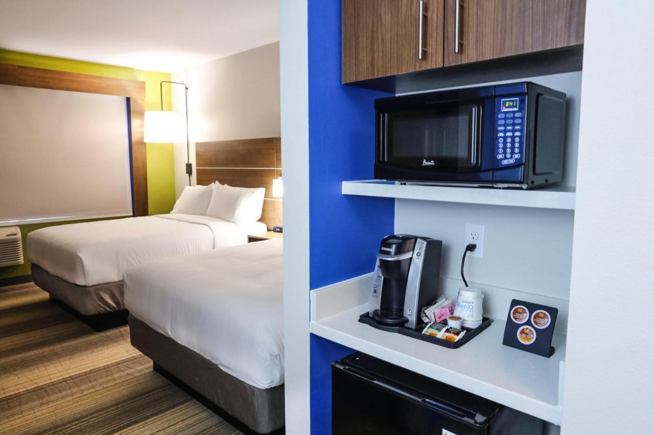 Queen Room with Two Queen Beds - Non-Smoking at Holiday Inn Express & Suites Houston IAH - Beltway 8 by IHG