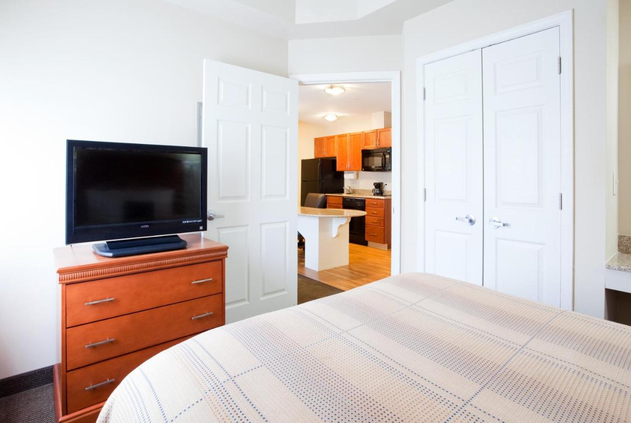 Queen Room - Disability Access at Candlewood Suites Jacksonville by IHG