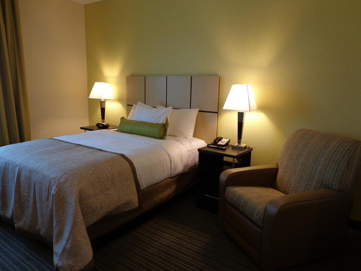 Queen Studio - Hearing Disability Access at Candlewood Suites Monahans, an IHG Hotel