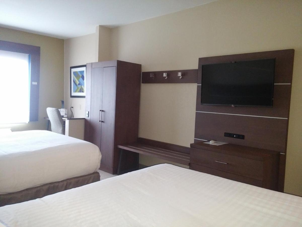 Queen Suite with Two Beds - Non-Smoking at Comfort Inn & Suites Miami - Route 66