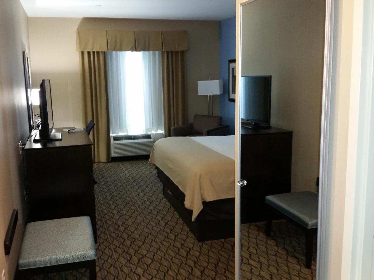 King Room - Hearing Accessible at Holiday Inn Express & Suites Atascocita - Humble - Kingwood by IHG