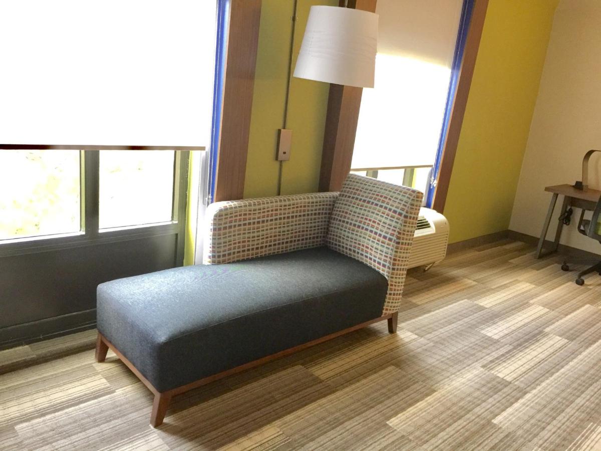 Standard Double Suite at Holiday Inn Express & Suites Houston - Memorial Park Area by IHG