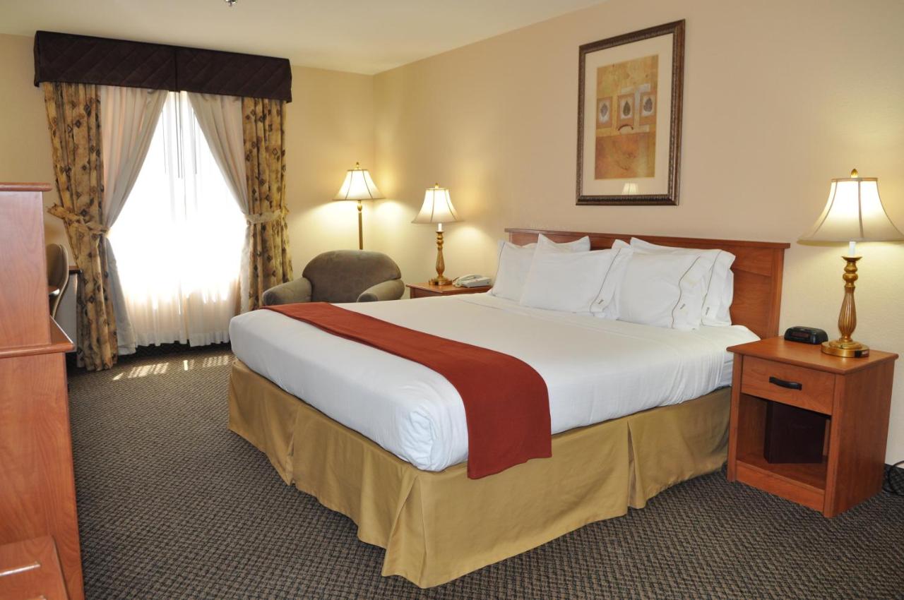 Executive King Room - Non-Smoking at Holiday Inn Express Las Vegas-Nellis by IHG