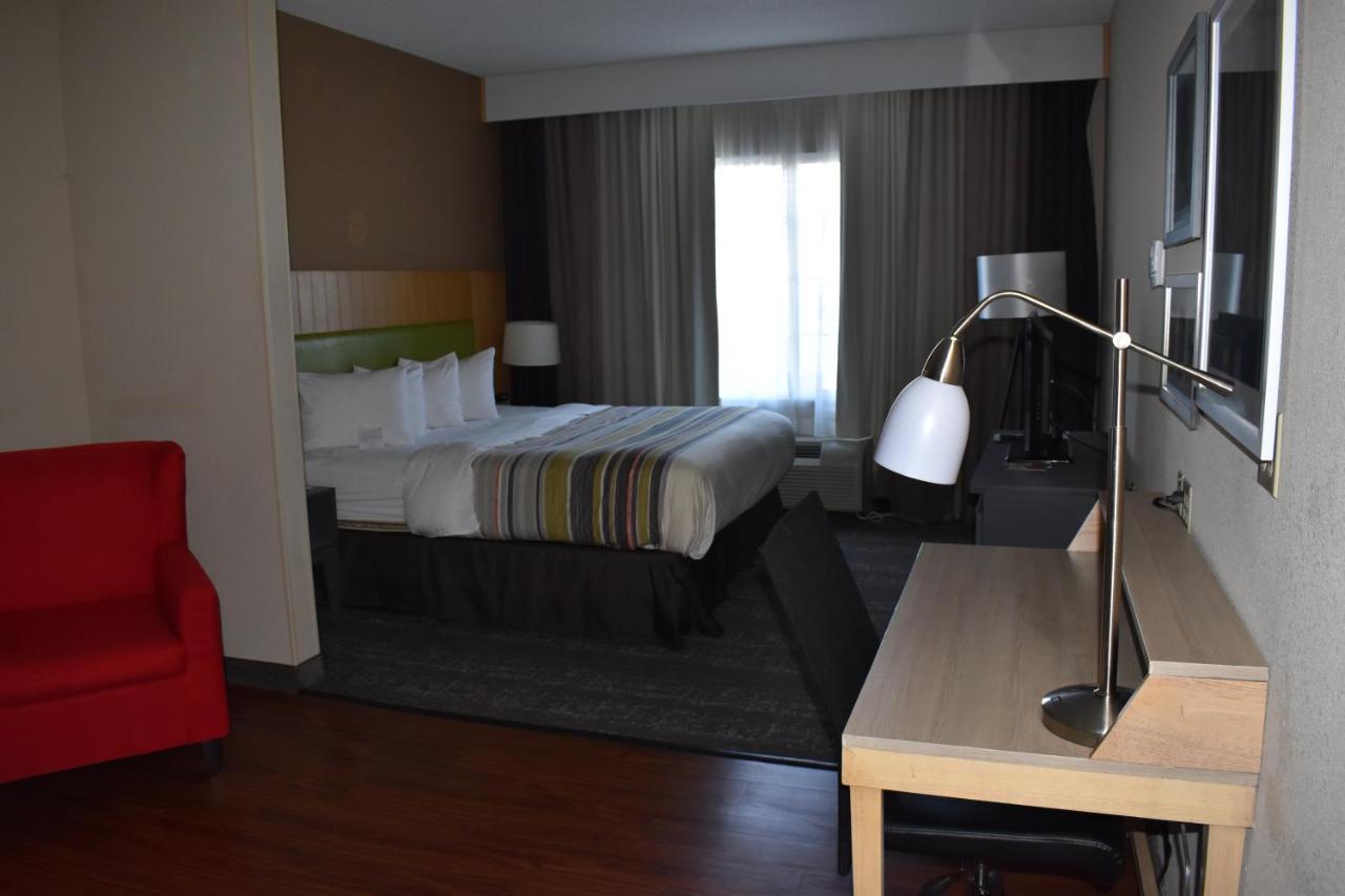 Extended Stay King Suite - Non-Smoking at Country Inn & Suites by Radisson, Hagerstown, MD