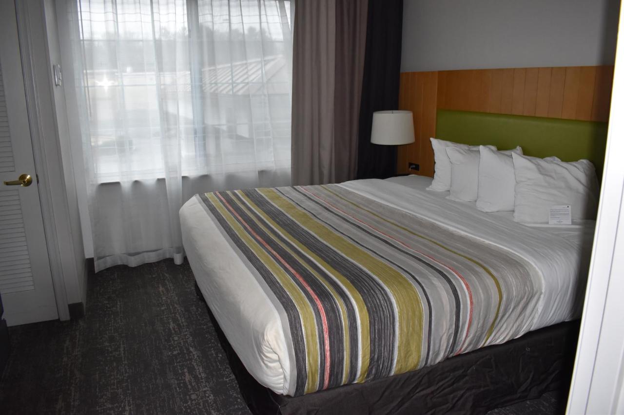King Room - Hearing Accessible/Non-Smoking at Country Inn & Suites by Radisson, Hagerstown, MD